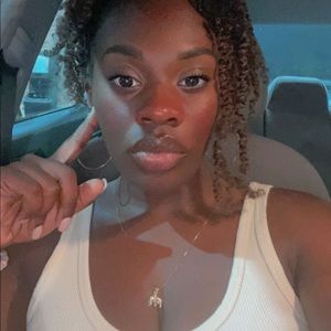 Meet your Posher, Charlette